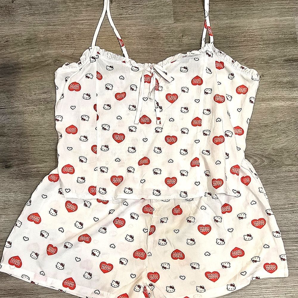 Hybrid Hello Kitty Ruffled Sleepwear Set - Picture 3 of 5